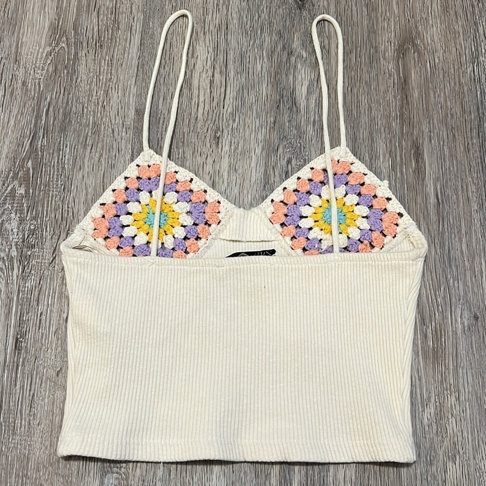 Zara Boho Crocheted Ribbed Crop Top​​​​​ - Picture 4 of 9
